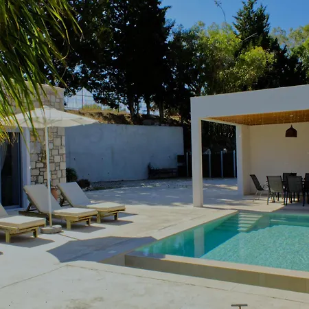 Iliousa Grand Villa *