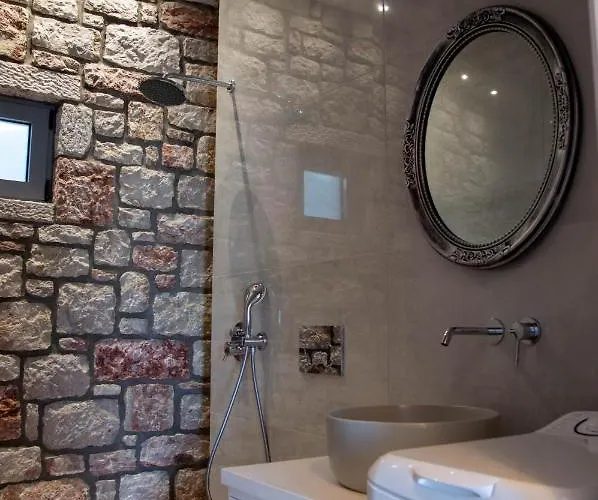 فيلة Iliousa Grand